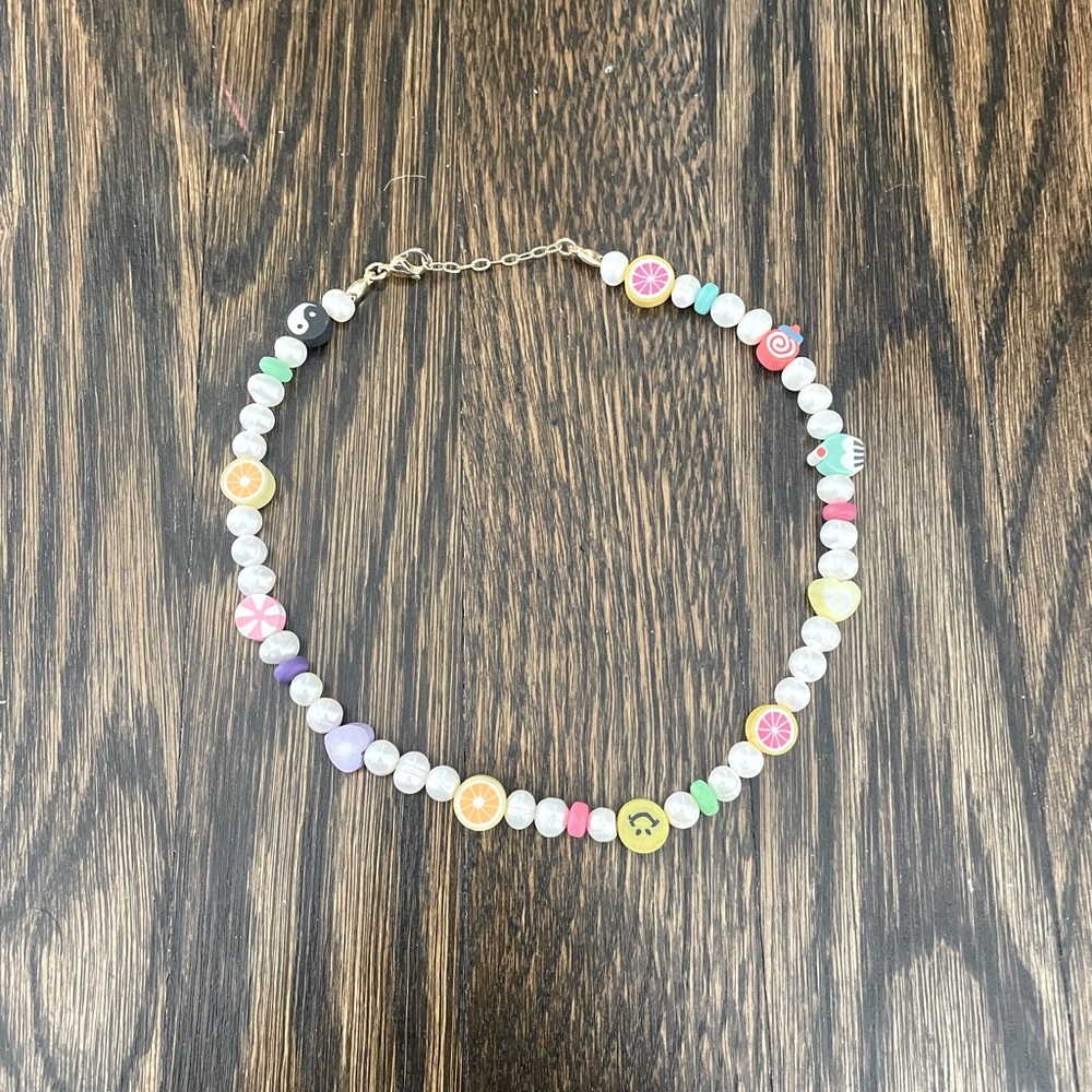 Fresh water pearl preppy choker necklace.